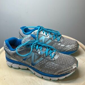 New Balance 860 v5 Grey, metallic silver and Turquoise Running Sneakers